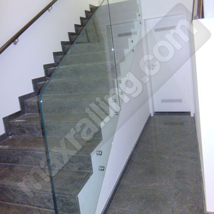 Парапети от стъкло.